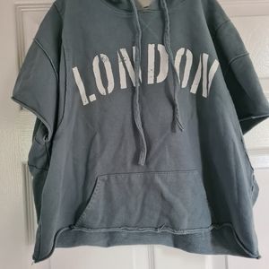 Loose fit cropped hoodie